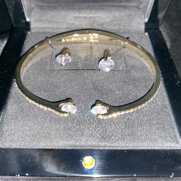 ✨Givenchy - 2-Pc. Set Crystal Cuff Bangle Bracelet & Matching Stud Earrings✨NWT✨ - Picture 8 of 16